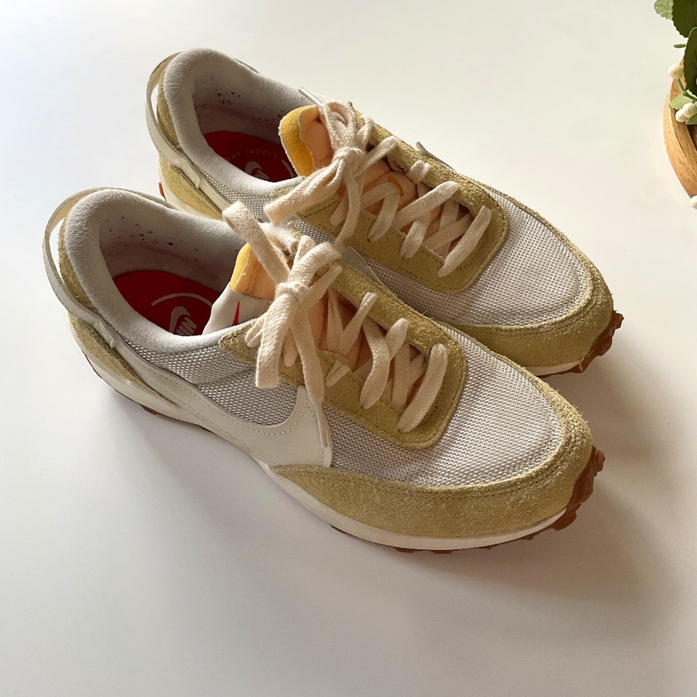 NIKE WOMENS WAFFLE shoes sneakers 8 cream tan